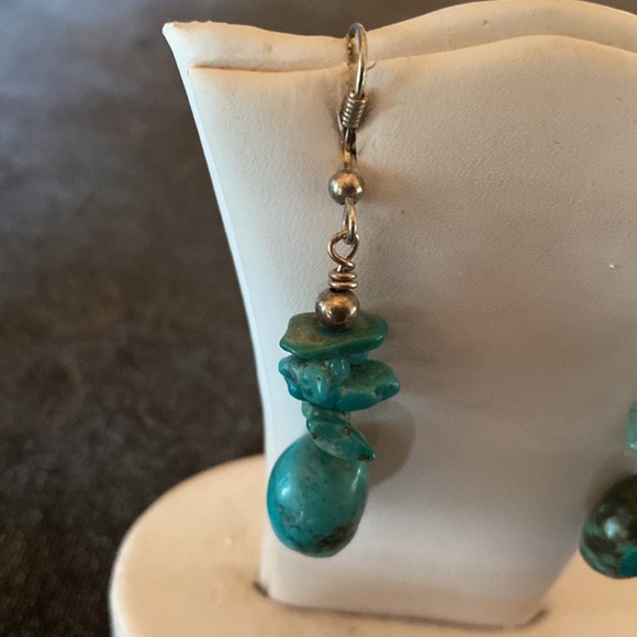 Navajo dangling Natural turquoise nugget - Picture 2 of 6